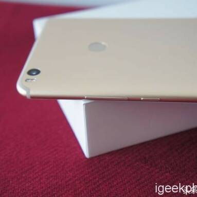 Xiaomi MI MAX 2 VS Huawei Nova 2 Design, Hardware, Battery, Camera, Review