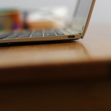 الطائر EZBook الهواء مراجعة: A محمول محمولة سامة ذرة
