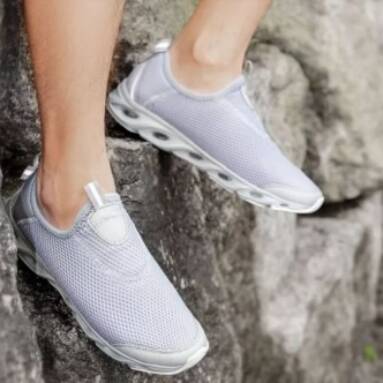 €19 with coupon for Xiaomi ZENPH Summer Men Sneakers Quick Drying Breathable Lightweight Sports Running Shoes from BANGGOOD