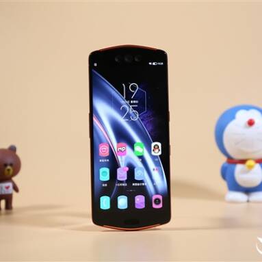 The World’s First Front Three-Camera Smartphone Launched, Meitu V7